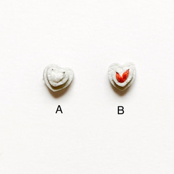 Leather heart earrings vol.4 純白 3枚目の画像