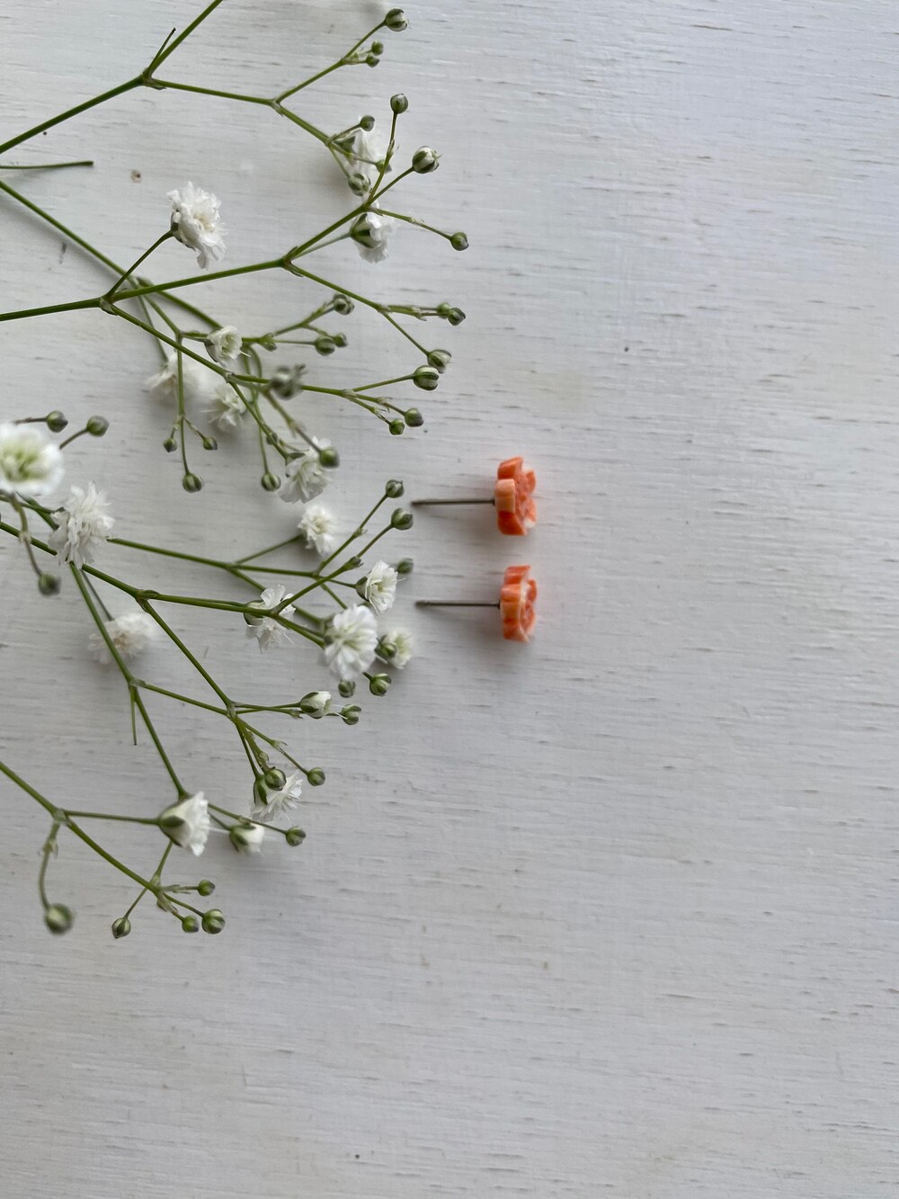 ニッポン・梅・伝統工芸彫刻品・土佐の海より…モモイロサンゴのピアス