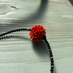 【一品物】赤&黒・オニキスと赤珊瑚のロングポイントネックレス 9枚目の画像