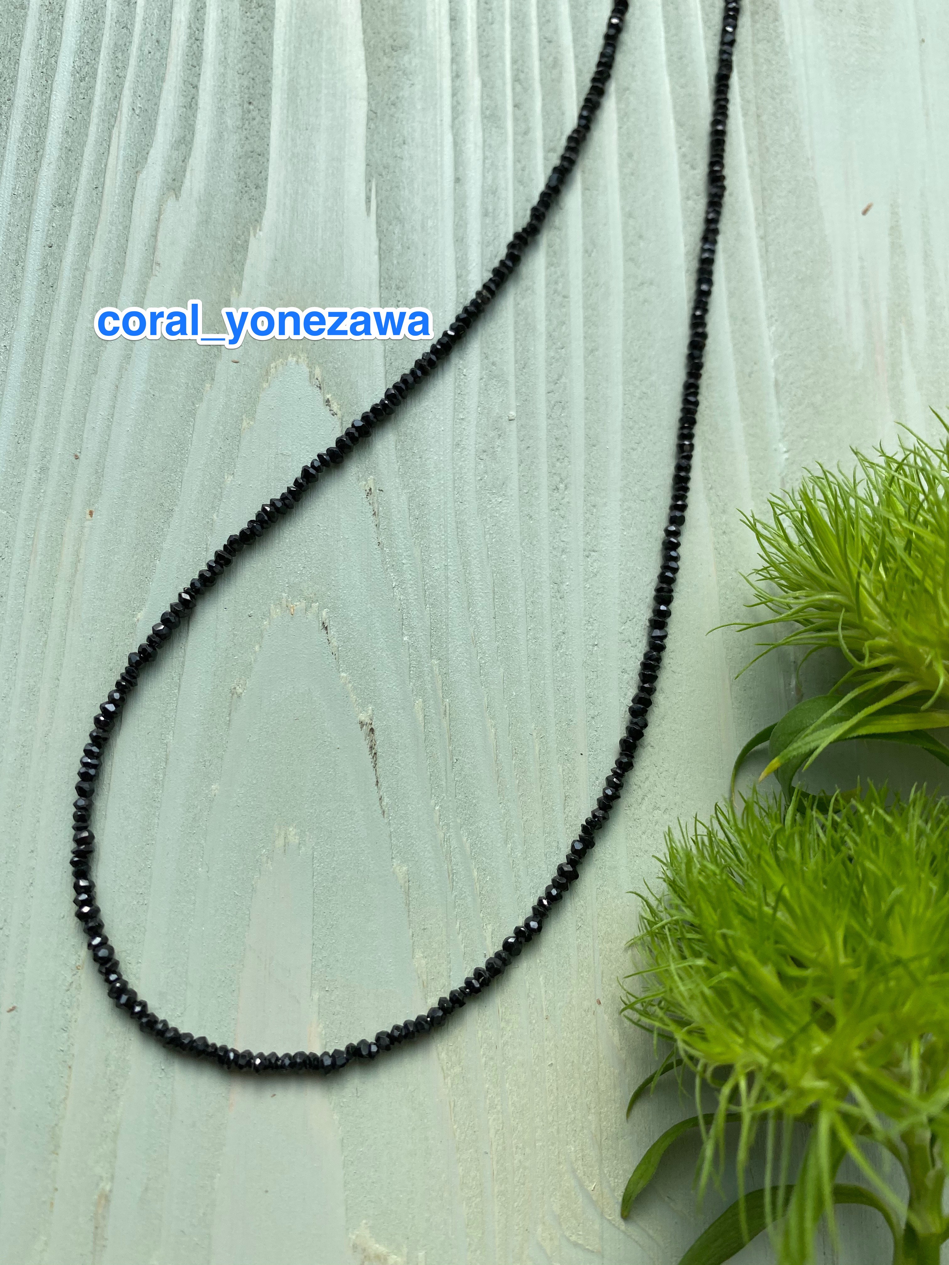 繊細なパーツでキラキラ感アップ♪・ブラックスピネルネックレス