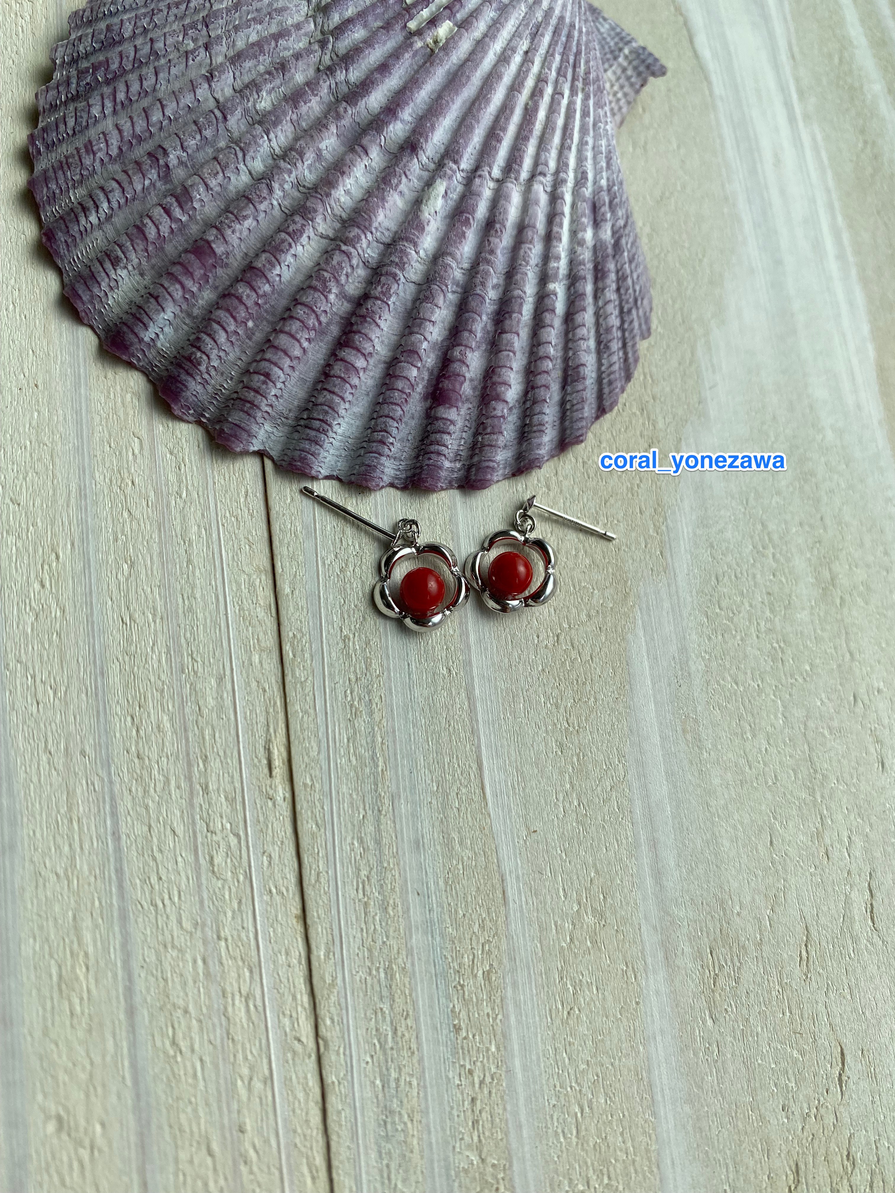ホワイトゴールド・赤珊瑚ピアス