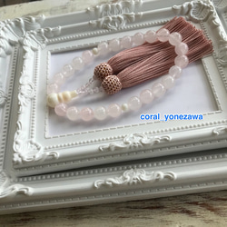 灰桜カラー房・10ミリローズクォーツ数珠 1枚目の画像