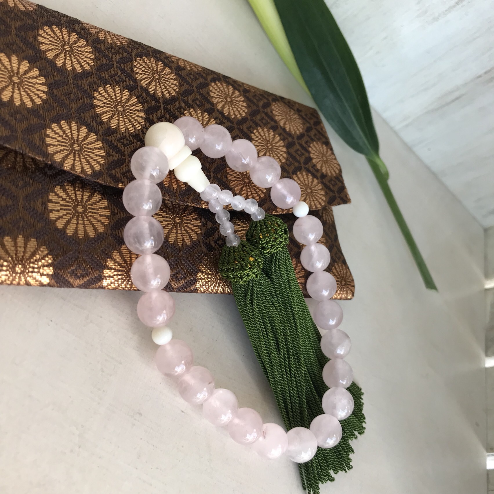 お彼岸です。ローズクォーツ約10ミリ玉〜オリーブ〜