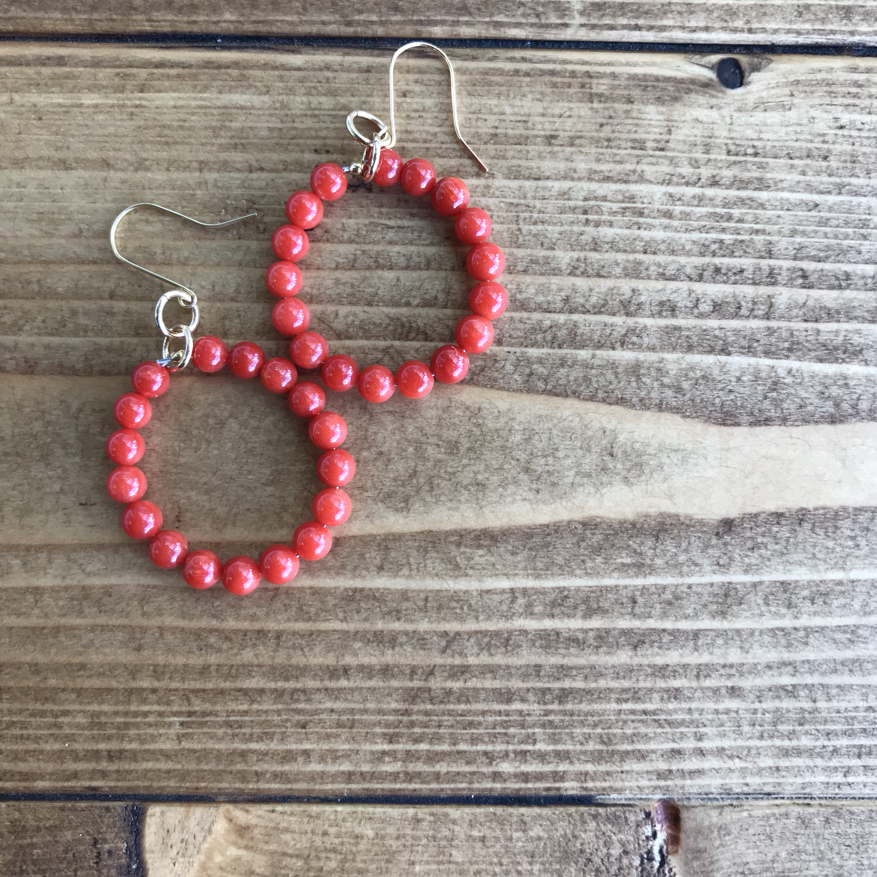 K18イエローゴールド赤い珊瑚のフープピアス