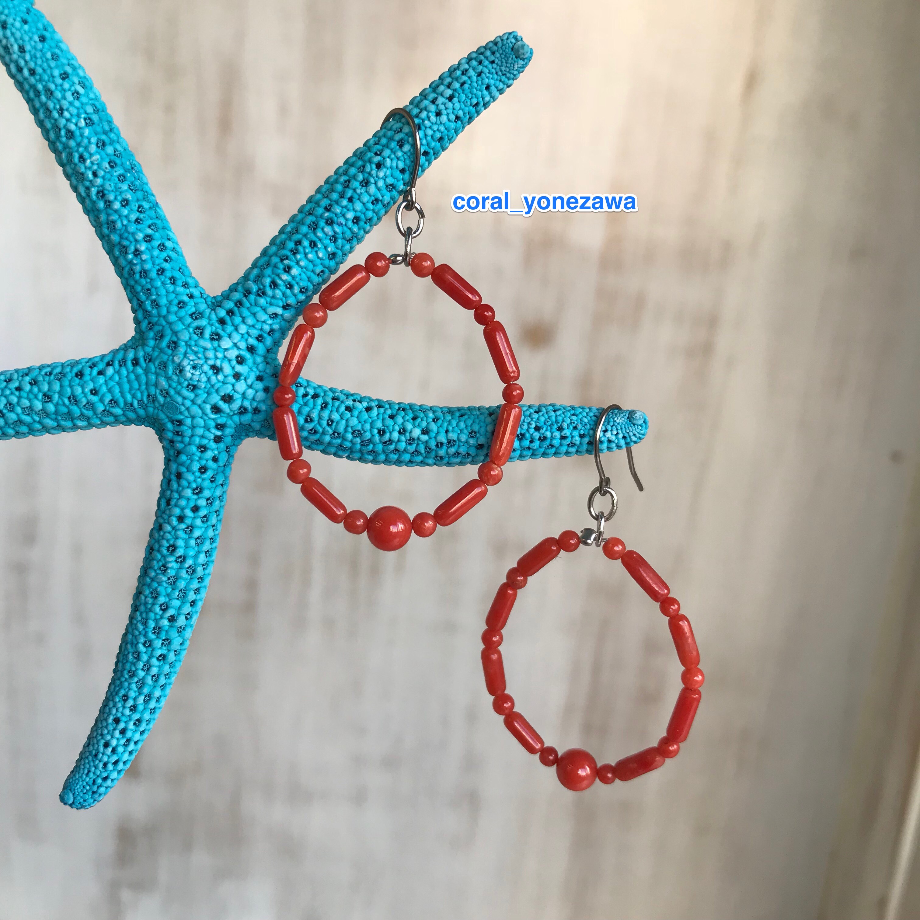 赤い珊瑚❀︎フープピアス（イヤリング無料取替OK）