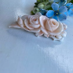 【お買い得品】⭐︎ツボミ・ローズの珊瑚彫刻ブローチ〜淡いピンク珊瑚~ 4枚目の画像