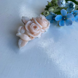 【お買い得品】⭐︎ツボミ・ローズの珊瑚彫刻ブローチ〜淡いピンク珊瑚~ 7枚目の画像