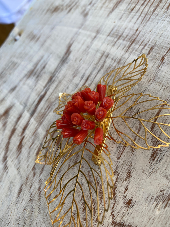アウトレット・現品限りセール・赤い珊瑚花彫刻・コサージュタイプブローチ 4枚目の画像