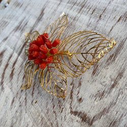 アウトレット・現品限りセール・赤い珊瑚花彫刻・コサージュタイプブローチ 5枚目の画像