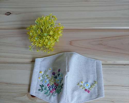 ハンドメイドマスク手刺繍 セール】手刺繍布マスク 色とりどりのお花 布マスク もみじ山工房 通販
