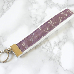{折扣優惠} 紫色蜻蜓匙扣// 和風鎖匙扣, 日本布吊飾 , 可愛鑰匙圈吊飾, 車匙鎖匙扣, 小禮物 第1張的照片