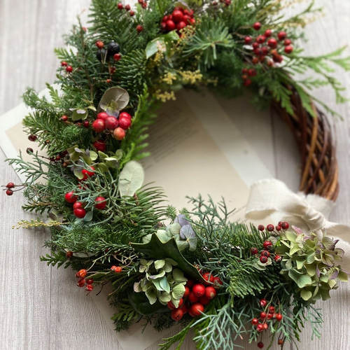 ⭐️森林浴の香り⭐️シンプル赤い実のクリスマスリース