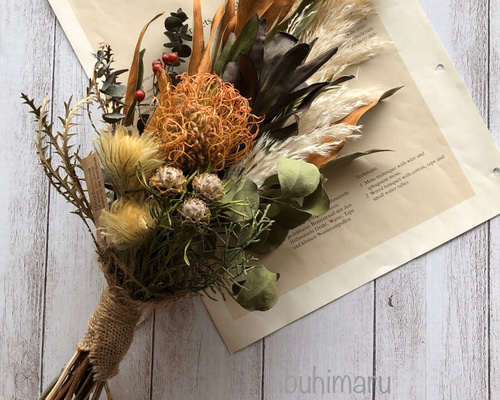 ピンクッションとグレビレアのスワッグ ドライフラワー buhimaru 通販