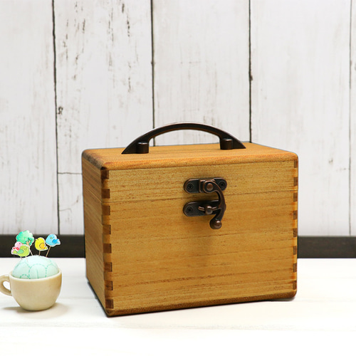 木製] 小さめサイズの取手付き裁縫箱 荏油 フリーボックス・小物