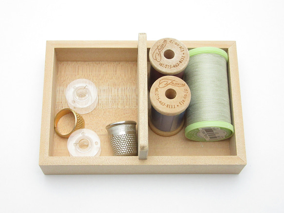 [木製]　小さめサイズの取手付き裁縫箱　荏油 4枚目の画像