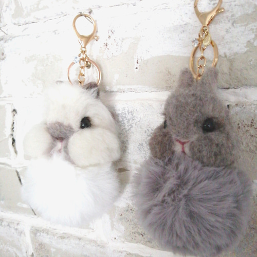 羊毛フェルトうさぎのぽんぽんバッグチャーム(ネザーランドドワーフ
