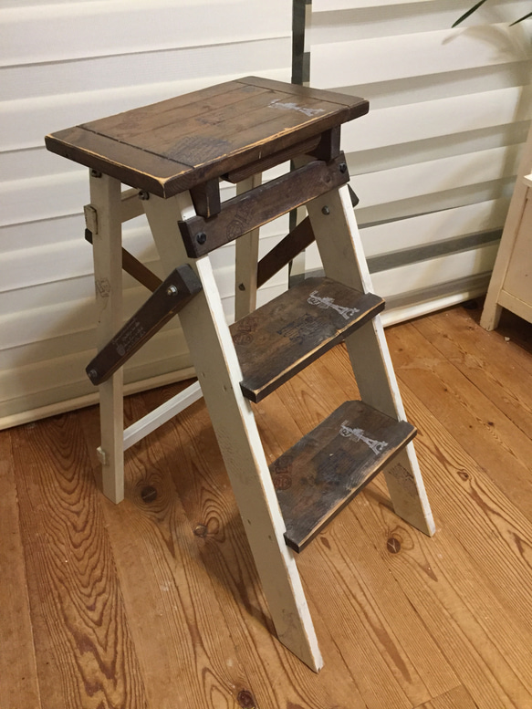 木製折りたたみ脚立（Step Ladder） 1枚目の画像