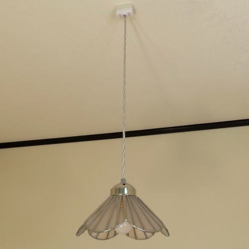 シャンパンピンクのお花（ステンドグラスペンダントライト）吊り下げ