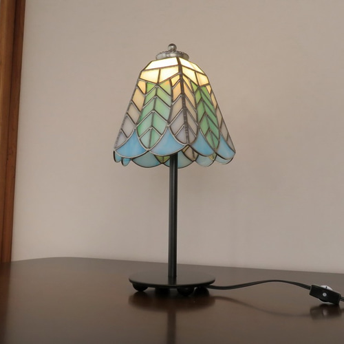 樹木の葉をイメージした模様 ナイト 照明 テーブルランプ 21_21