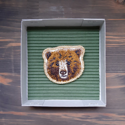 [real] 動物刺繍ブローチ[クマ] 1枚目の画像