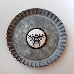 [dessin] 刺繍ブローチ (蜂) 1枚目の画像