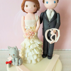 Wedding cake decoration or gift - Bride & Groom with a cat 2枚目の画像