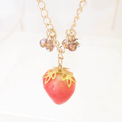 Handmade strawberry necklace/strawberry/イチゴ/ジュエリー/ \ネックレス 1枚目の画像