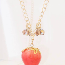 Handmade strawberry necklace/strawberry/イチゴ/ジュエリー/ \ネックレス 2枚目の画像