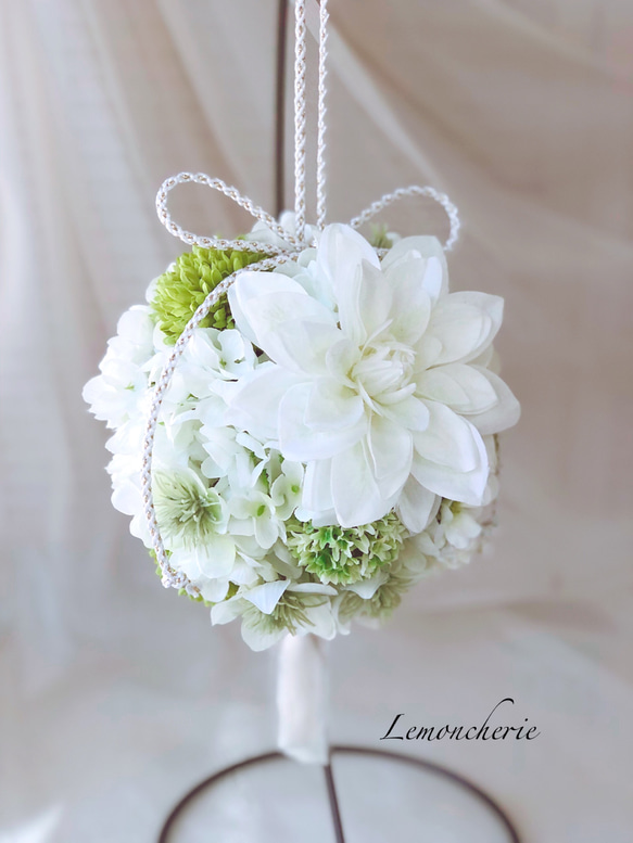 ボールブーケ　ホワイト＆グリーン　送料無料 2枚目の画像