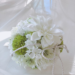 ボールブーケ　ホワイト＆グリーン　送料無料 4枚目の画像