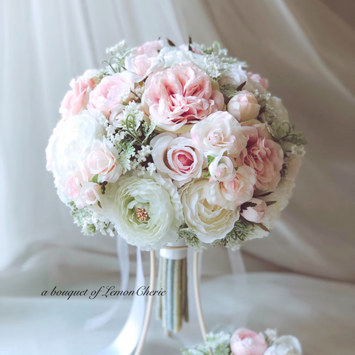 パウダリーなウェディングブーケ ピンク×白×緑 SOLD ブーケ