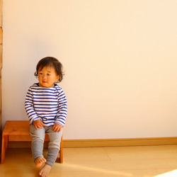 踏み台にもなる子供椅子 「柿渋染めの木製万能台」 7枚目の画像
