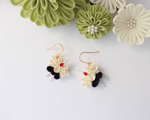 ピアス/イヤリング つまみ細工 小鶴《受注制作》 ピアス（フック