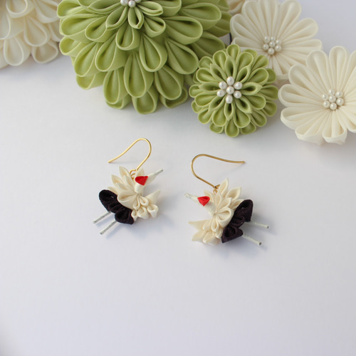 ピアス/イヤリング つまみ細工 小鶴《受注制作》 ピアス（フック