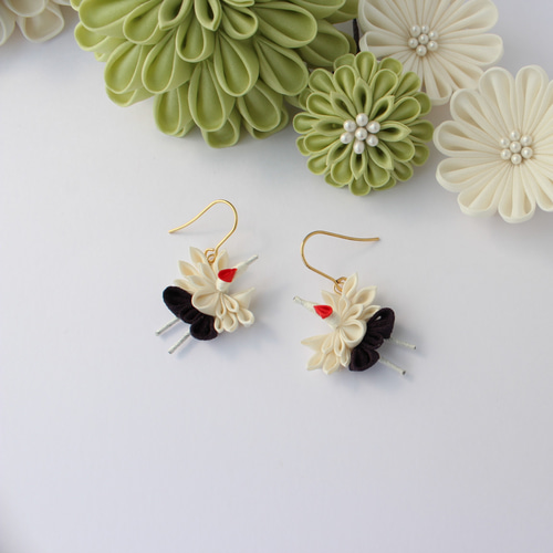 ピアス/イヤリング つまみ細工 小鶴《受注制作》 ピアス（フック