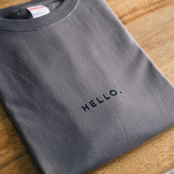 オーバービッグTシャツ「HELLO.」／チャコール 3枚目の画像