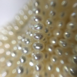 天然石　淡水真珠　φ3.5～4.0mm　クリーム系　ルース 2枚目の画像
