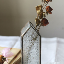 ステンドグラス　小さいお家型花瓶 1枚目の画像