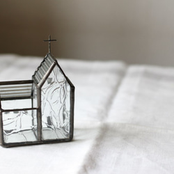 小さな小さな教会の花器 3枚目の画像