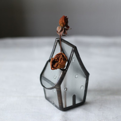 小さな小さなお家の花器 水玉ガラス 4枚目の画像