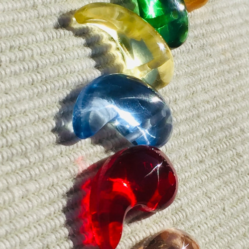 史上初 アンダラクリスタルの「2022無限勾玉∞」22色の赤