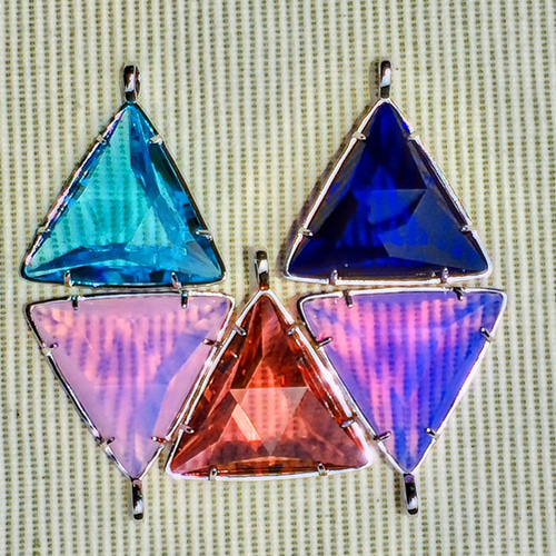 アンダラクリスタル 三角 250813－1