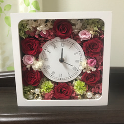 上品な赤バラの置き時計 無料ラッピング付き 2枚目の画像