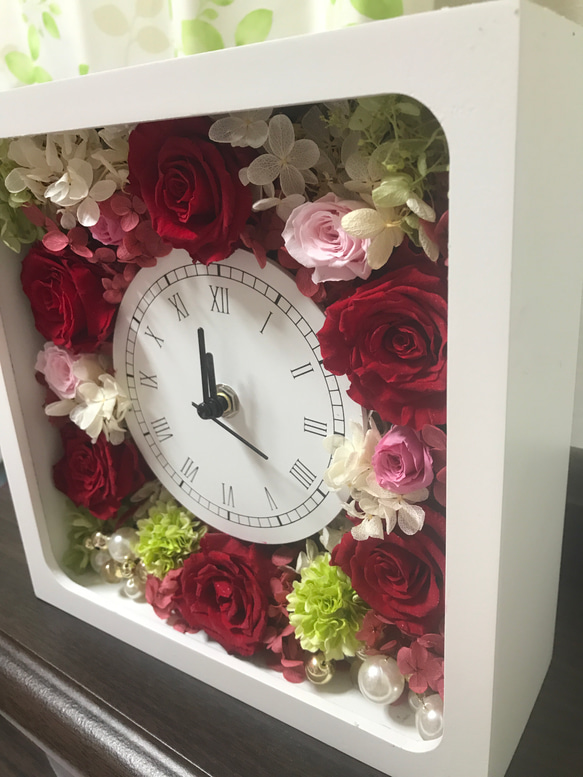 上品な赤バラの置き時計 無料ラッピング付き 5枚目の画像