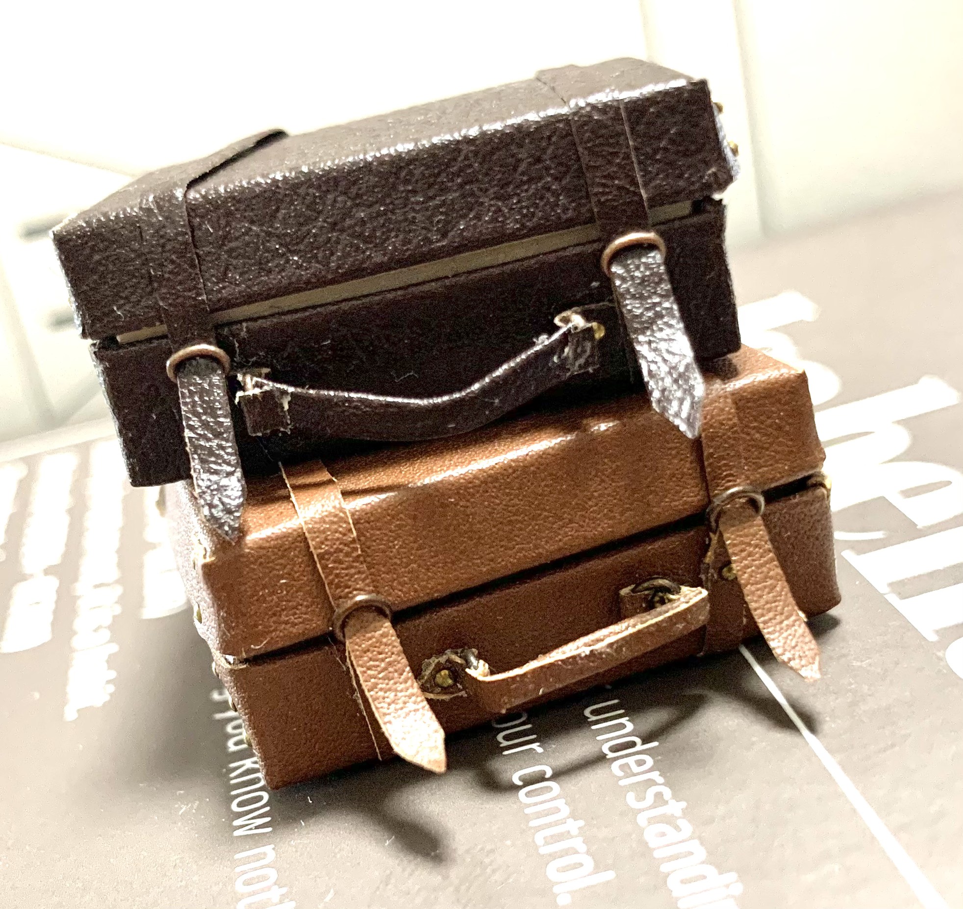 ミニチュア　トランクケース　ブラウン一点