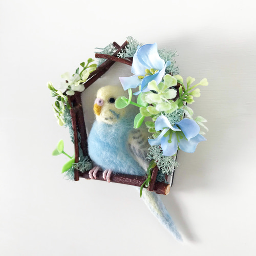 ハンドメイド　羊毛フェルト　ウォール飾りセキセイインコ 羊毛フェルト セキセイインコの壁飾り 羊毛フェルト ramune001 通販
