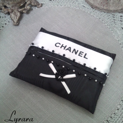 CHANEL好きな女性に使っていただきたいポケットティッシュケース 黒