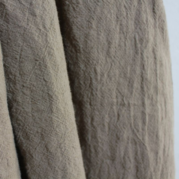 秋冬にぴったりなスモーキーベージュ♪ウオッシュ加工のリネンスカート 6枚目の画像