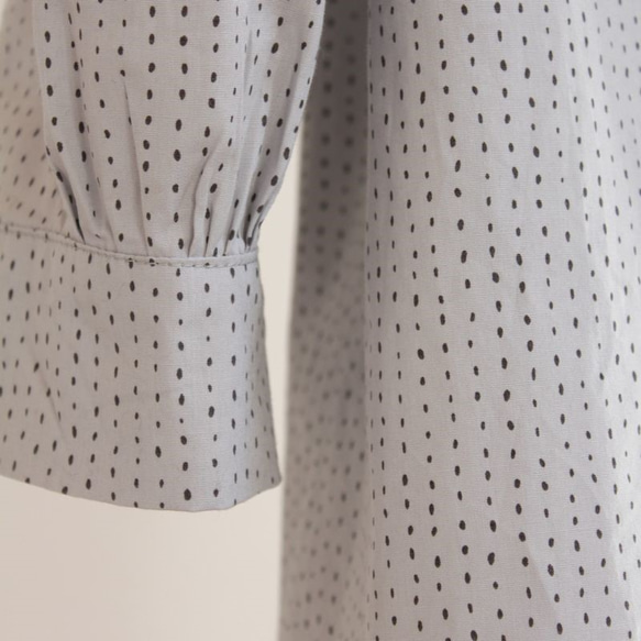【１周年記念10％OFF】ぐし縫い模様のギャザーブラウス☆七分袖☆アイスグレー 7枚目の画像