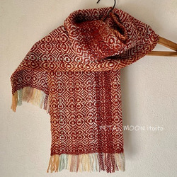 ホームスパン（組織織）手紡ぎ糸＆手織りマフラー　赤総柄 2枚目の画像